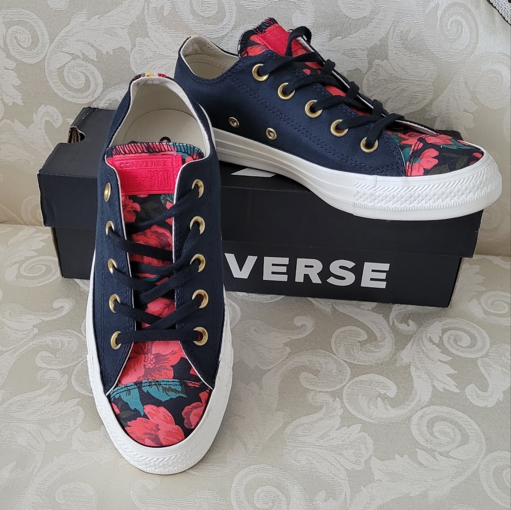 Black/floral low top converse